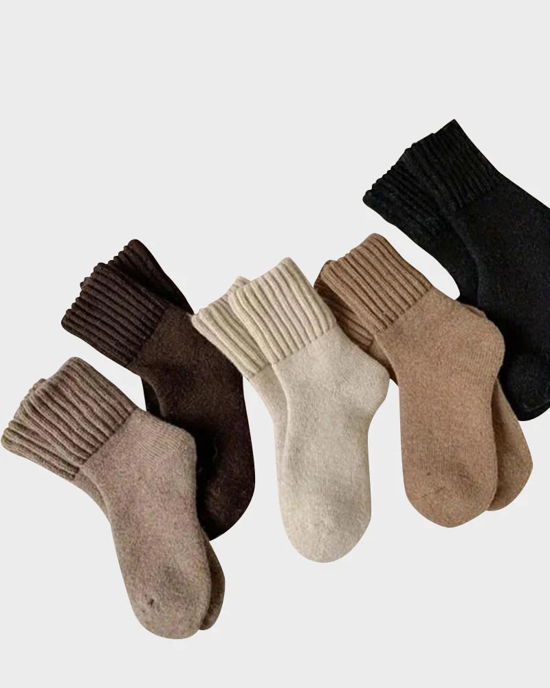 COZY FLEX RIBBED CREW SOCKS
