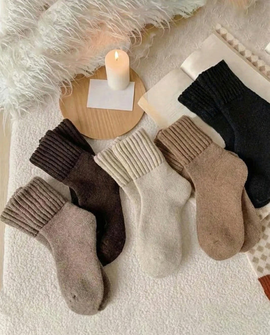 COZY FLEX RIBBED CREW SOCKS